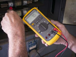 Herramientas de prueba eléctrica que necesitas tener